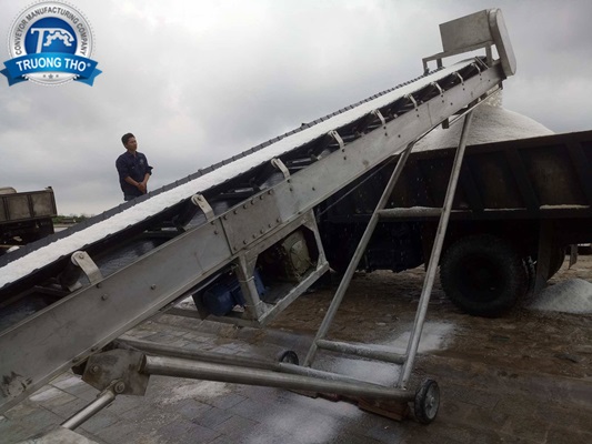 Băng tải cao su lòng máng