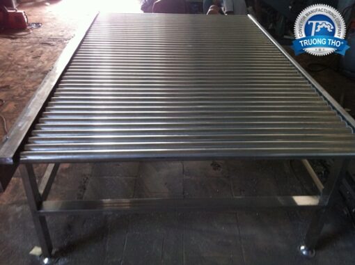 Băng tải con lăn inox