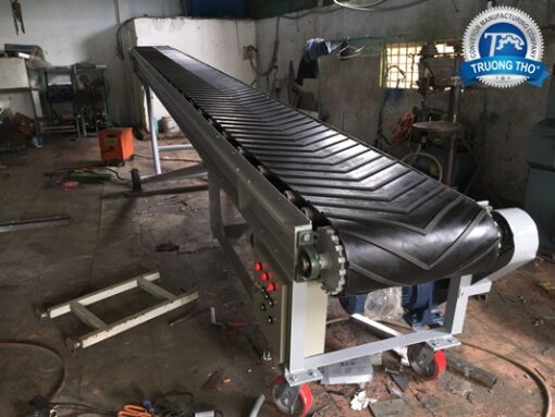 Băng tải nâng hạ