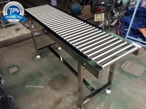 băng tải con lăn inox