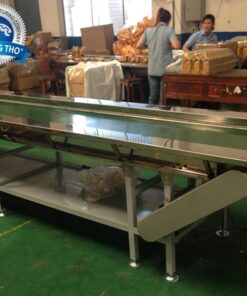 Băng tải PVC tải chai nhựa