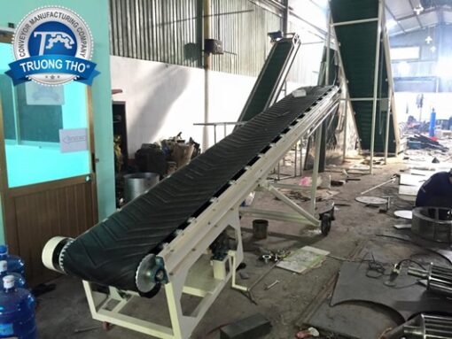 Băng tải cao su nâng hạ di động 5m