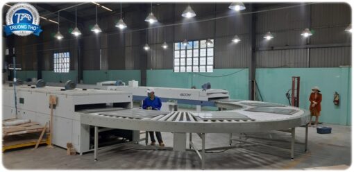 Băng tải con lăn góc cong