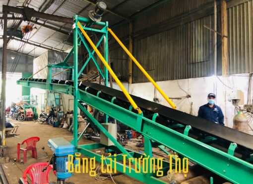 Băng tải cao su nâng hạ 14m