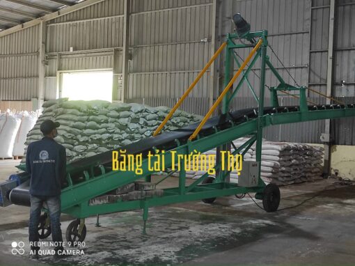 Băng tải cao su nâng hạ 14m