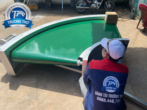 băng tải PVC cong 45 độ
