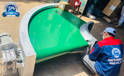 băng tải pvc cong 45 độ